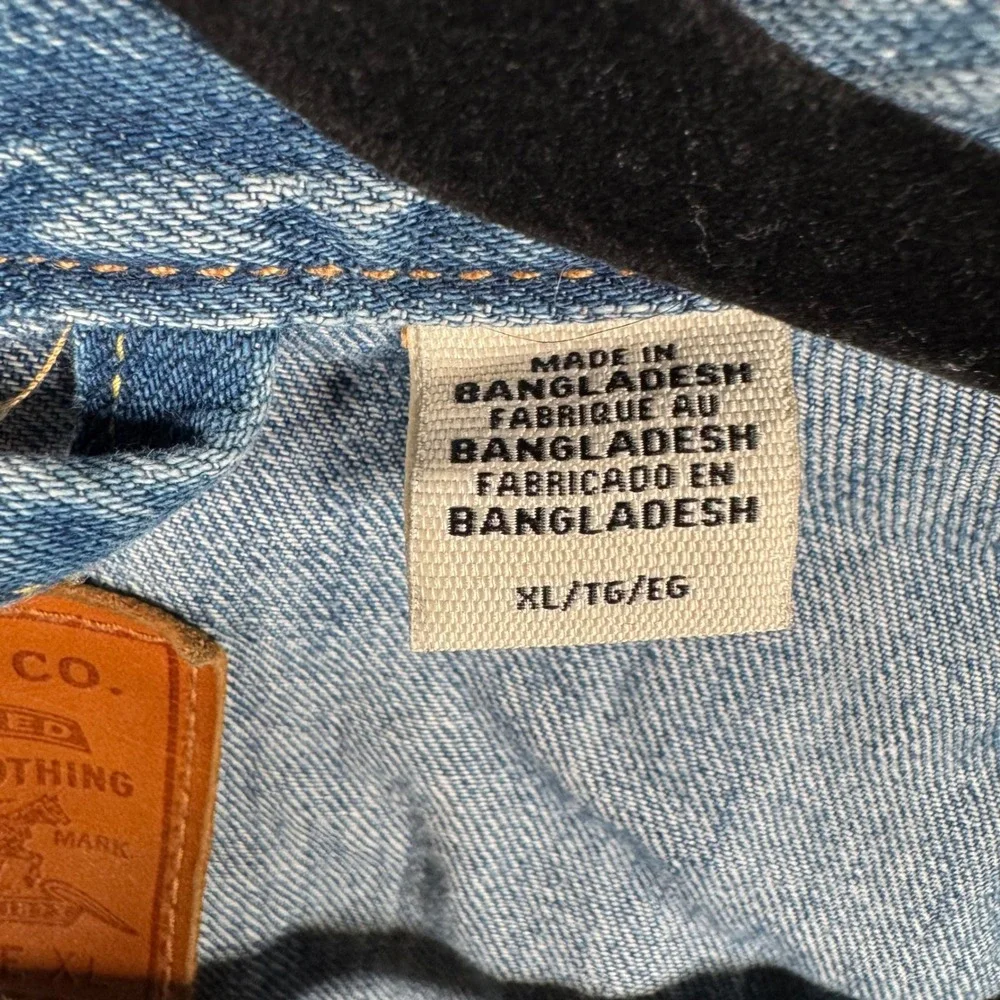 Levis Premium Trucker 'Big E' Jacket Mens XL Light Wash Blue Denim Button Grunge - Picture 2 of 8